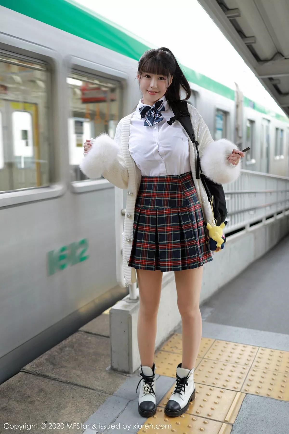 秀人集.com_[MFStar模范学院]Vol.259_嫩模朱可儿Flower日本旅拍尾随学生剧情主题魅惑写真73P