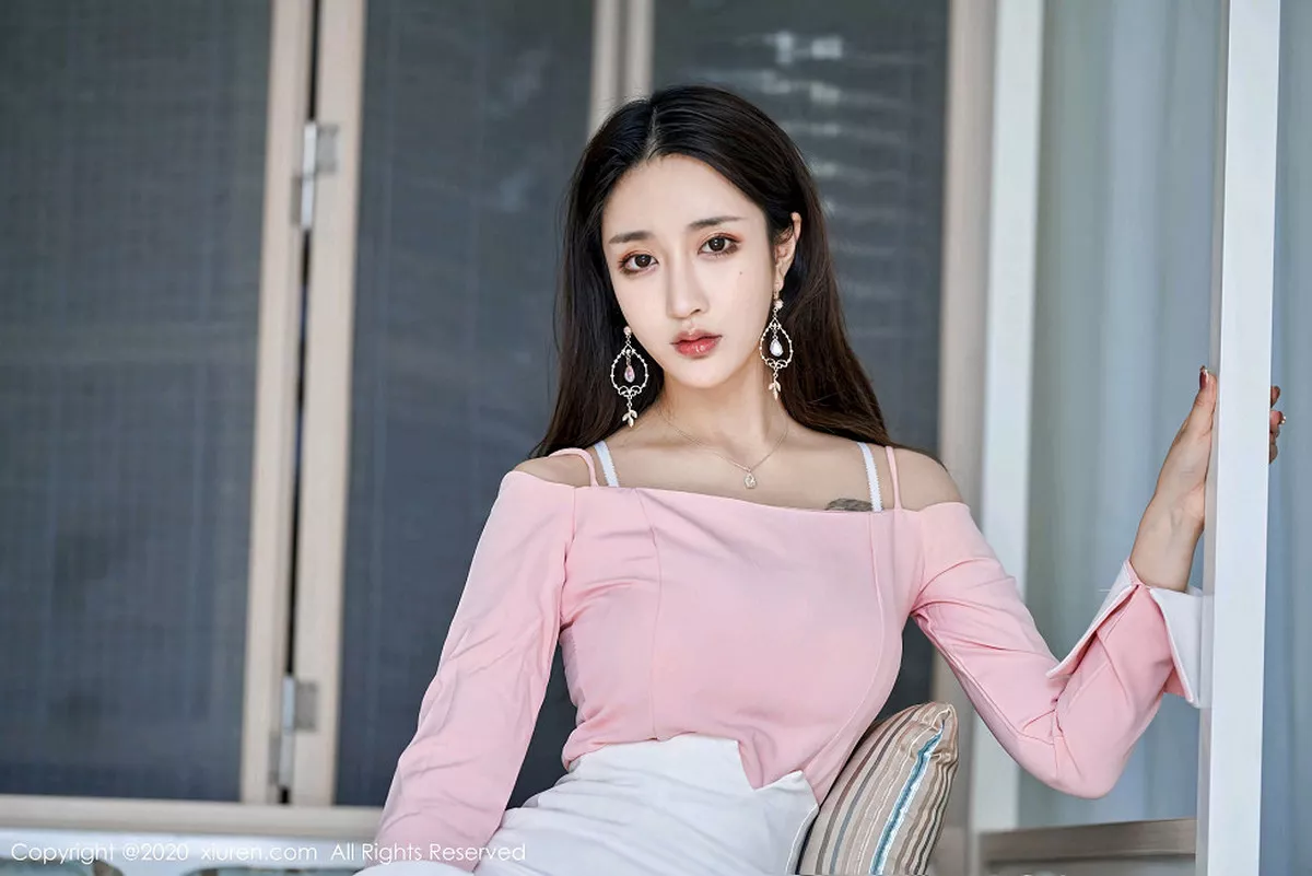 秀人集.com_[XiuRen秀人网]No.1944_嫩模Betty林子欣三亚旅拍私房开裆白丝秀翘臀极致诱惑写真70P