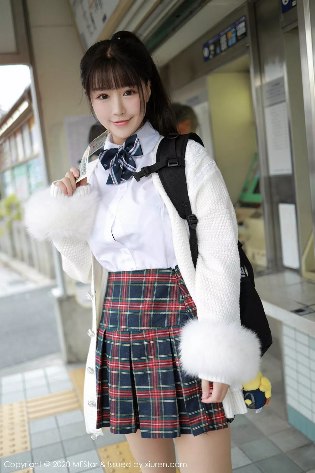 秀人集.com_[MFStar模范学院]Vol.259_嫩模朱可儿Flower日本旅拍尾随学生剧情主题魅惑写真73P