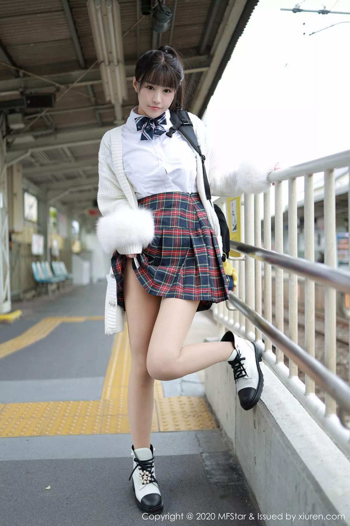 秀人集.com_[MFStar模范学院]Vol.259_嫩模朱可儿Flower日本旅拍尾随学生剧情主题魅惑写真73P