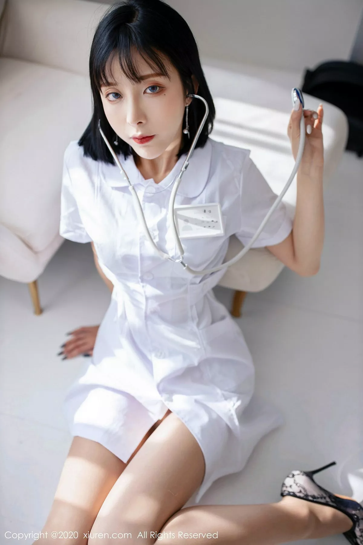 秀人集.com_[XiuRen秀人网]No.1947_嫩模陈小喵私房白衣小护士性感无内肉丝秀翘臀撩人诱惑写真60P