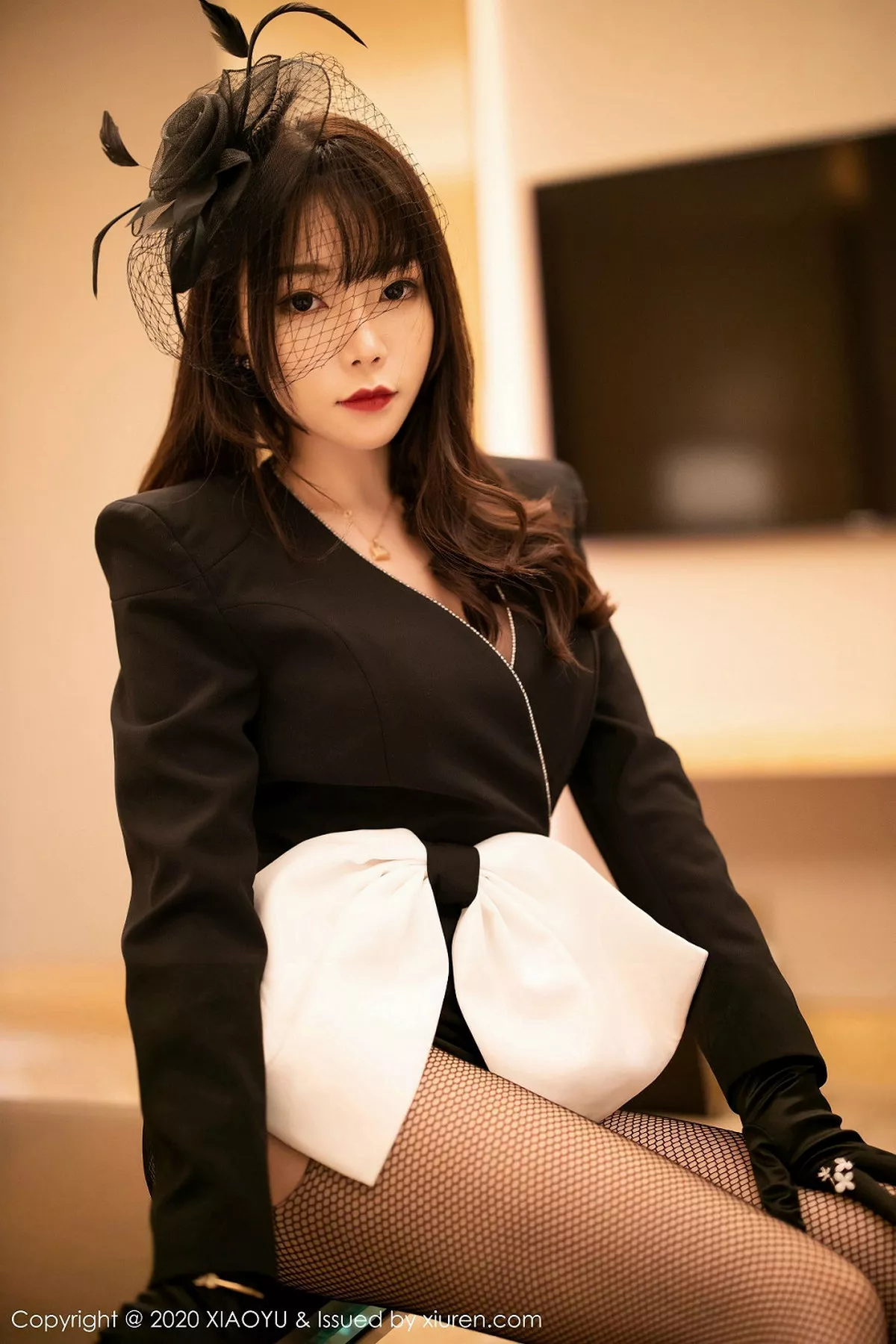 秀人集.com_[XiaoYu画语界]Vol.239_女神芝芝Booty澳门心愿旅拍私房开档魅惑网袜撩人诱惑写真72P