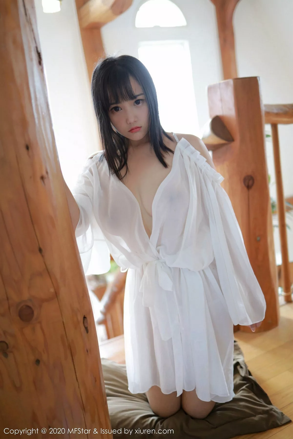 秀人集.com_[MFStar模范学院]Vol.260_嫩模徐微微mia日本旅拍白色透视薄纱真空秀童颜巨乳诱惑写真50P