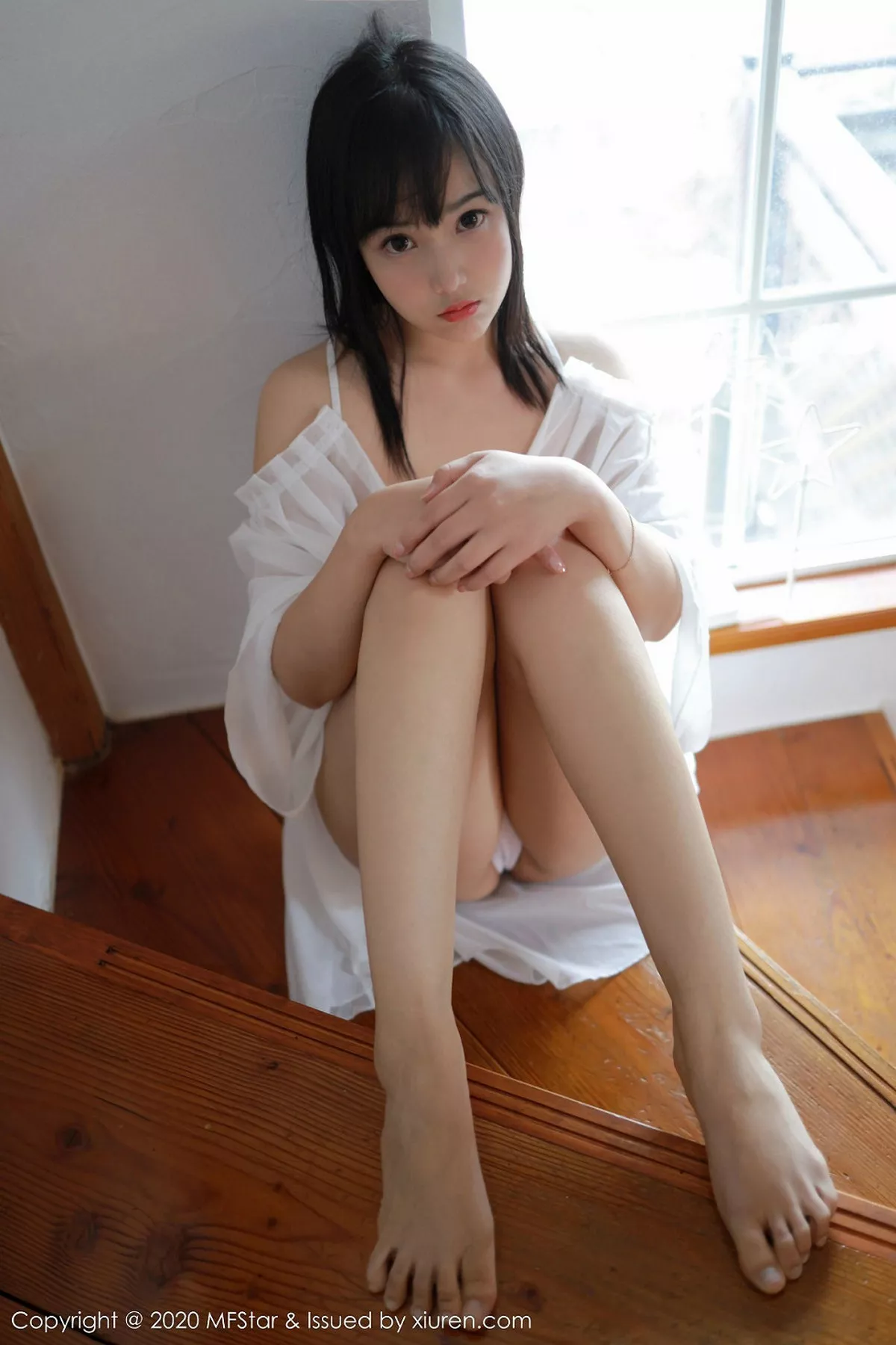 秀人集.com_[MFStar模范学院]Vol.260_嫩模徐微微mia日本旅拍白色透视薄纱真空秀童颜巨乳诱惑写真50P