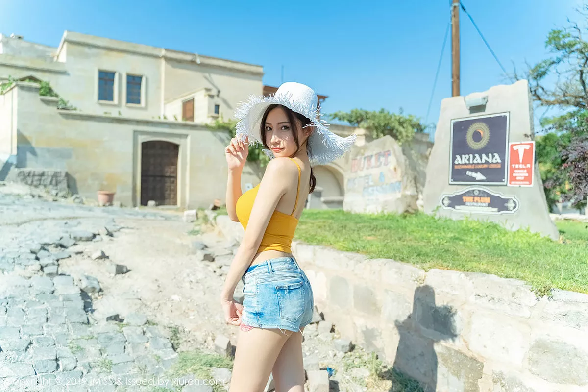 秀人集.com_[IMISS爱蜜社]Vol.319_女神小狐狸Kathryn土耳其旅拍吊带内衣配牛仔热裤性感写真40P