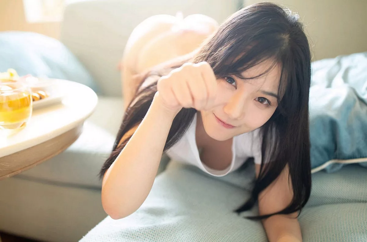 秀人集.com_[XiuRen秀人网]No.1280_女神徐微微mia香港旅拍全裸早餐主题露豪乳翘臀喷血诱惑写真46P