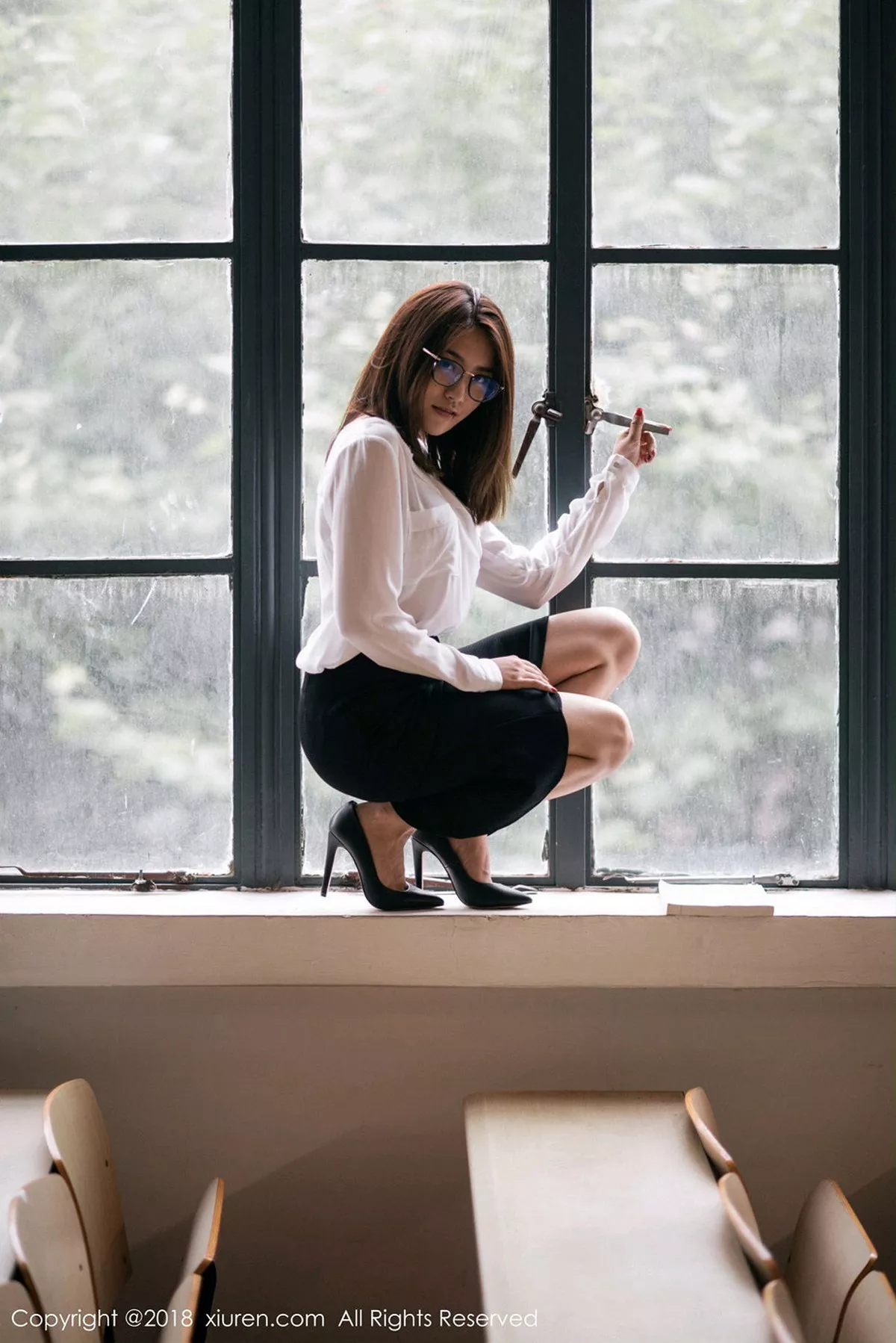 秀人集.com_[XiuRen秀人网]No.1267_女神许诺Sabrina性感教师制服白衬衣配黑短裙秀美腿写真44P