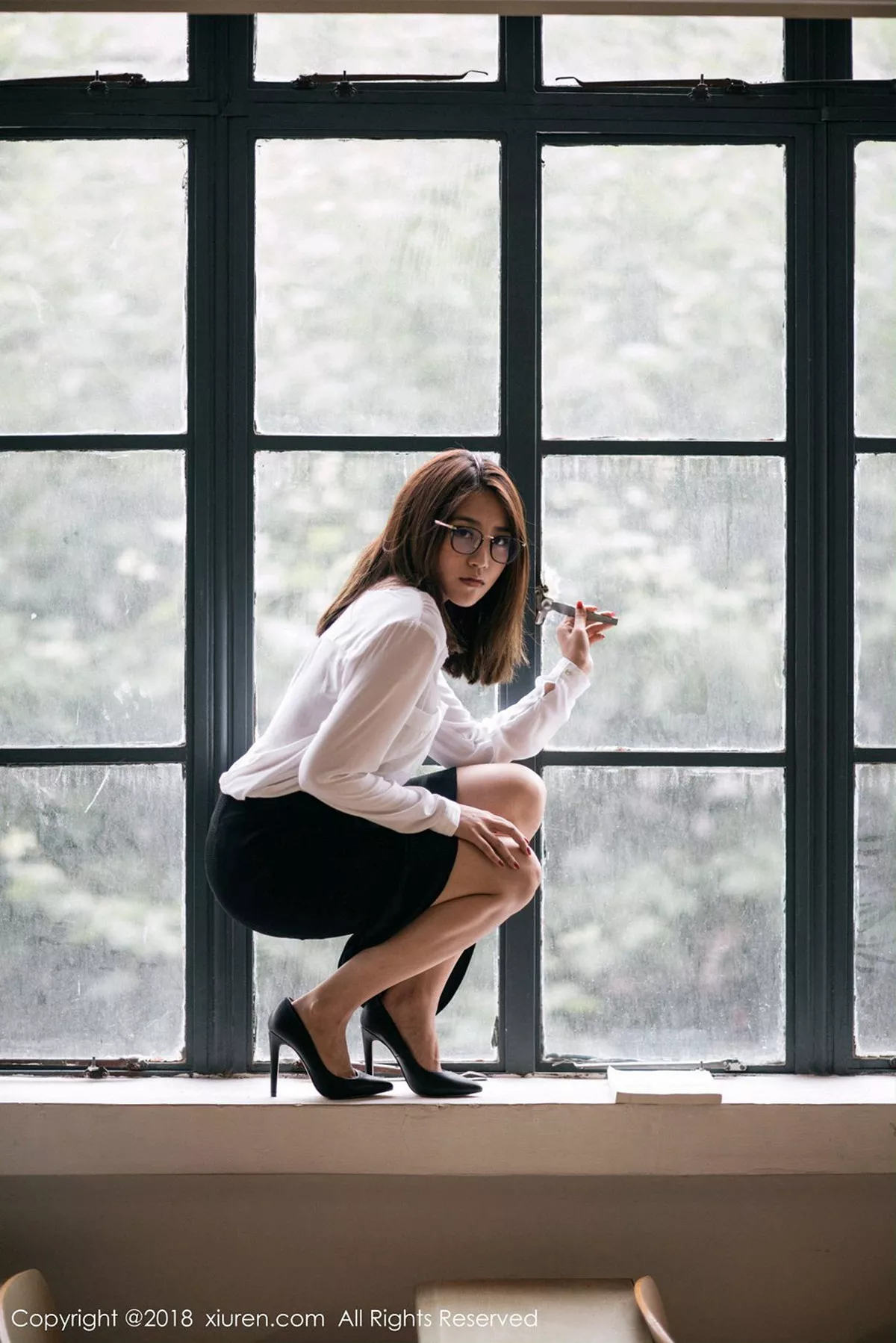 秀人集.com_[XiuRen秀人网]No.1267_女神许诺Sabrina性感教师制服白衬衣配黑短裙秀美腿写真44P