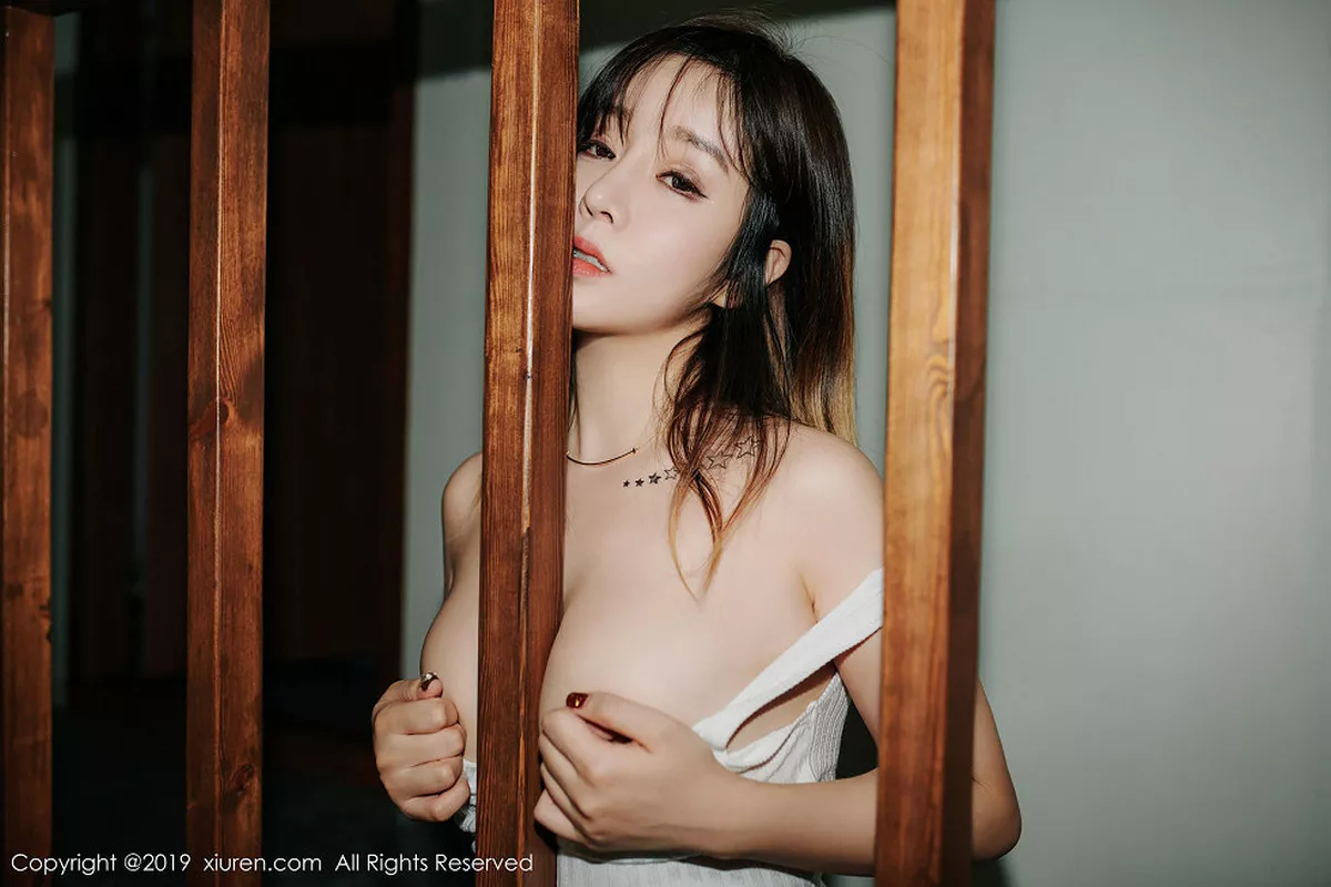 秀人集.com_[XiuRen秀人网]No.1328_女神王雨纯户外黑色高叉连体透视内衣秀火辣身材诱惑写真57P