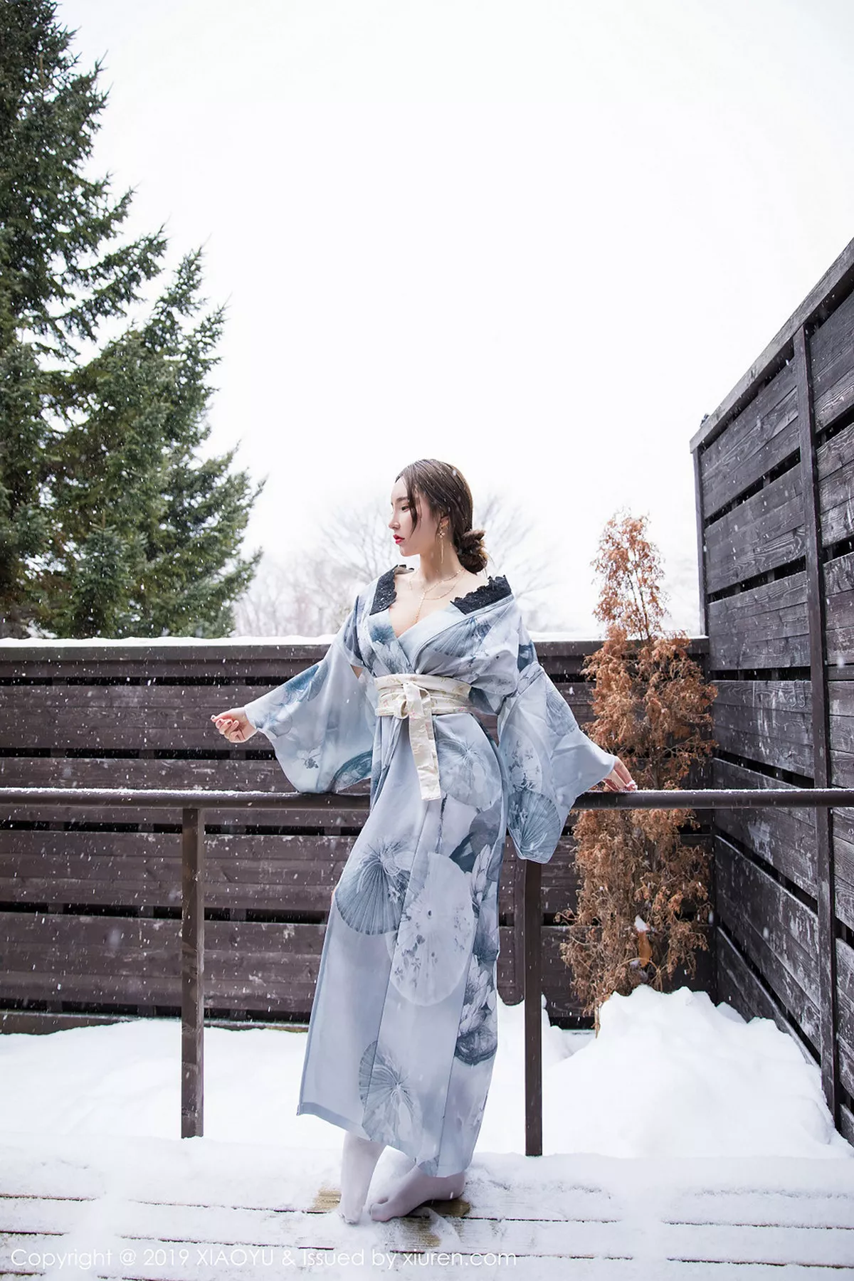 秀人集.com_[XiaoYu画语界]Vol.007_女神周于希Sandy北海道旅拍雪中佳人秀美乳撩人诱惑写真47P