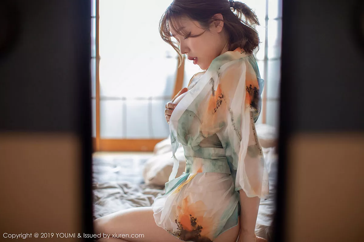 秀人集.com_[YouMi尤蜜荟]Vol.267_女神黄乐然日本旅拍私房薄纱睡衣半脱露豪乳遮点喷血诱惑写真64P