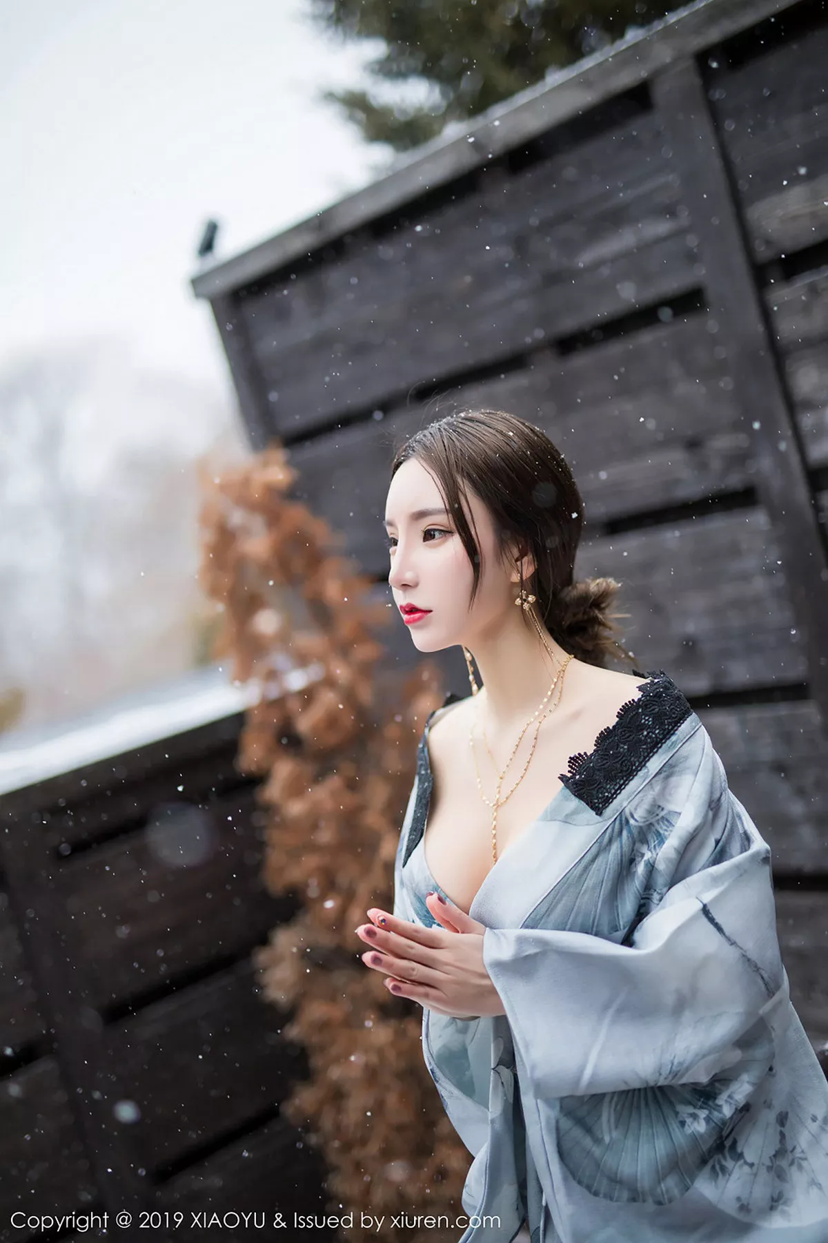 秀人集.com_[XiaoYu画语界]Vol.007_女神周于希Sandy北海道旅拍雪中佳人秀美乳撩人诱惑写真47P