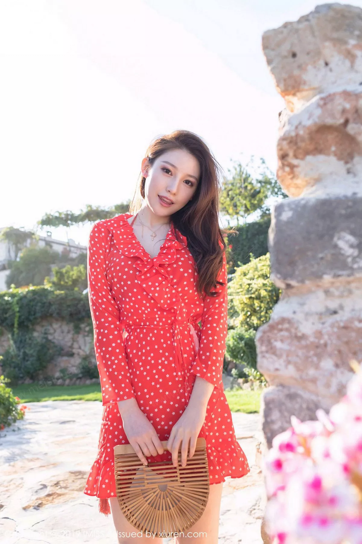 秀人集.com_[IMISS爱蜜社]Vol.321_女神Lynn刘奕宁土耳其旅拍户外性感比基尼秀完美身材写真40P