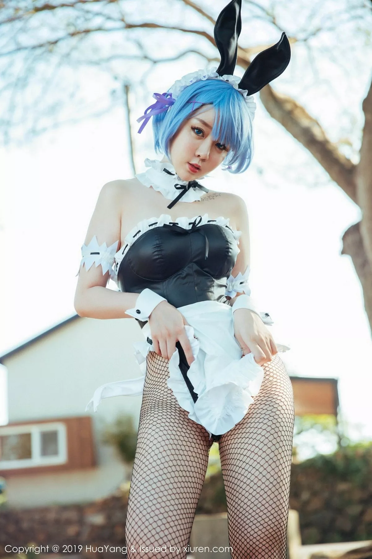 秀人集.com_[HuaYang花漾]Vol.115_女神王雨纯济州岛旅拍户外性感带子内衣半脱露豪乳诱惑写真41P