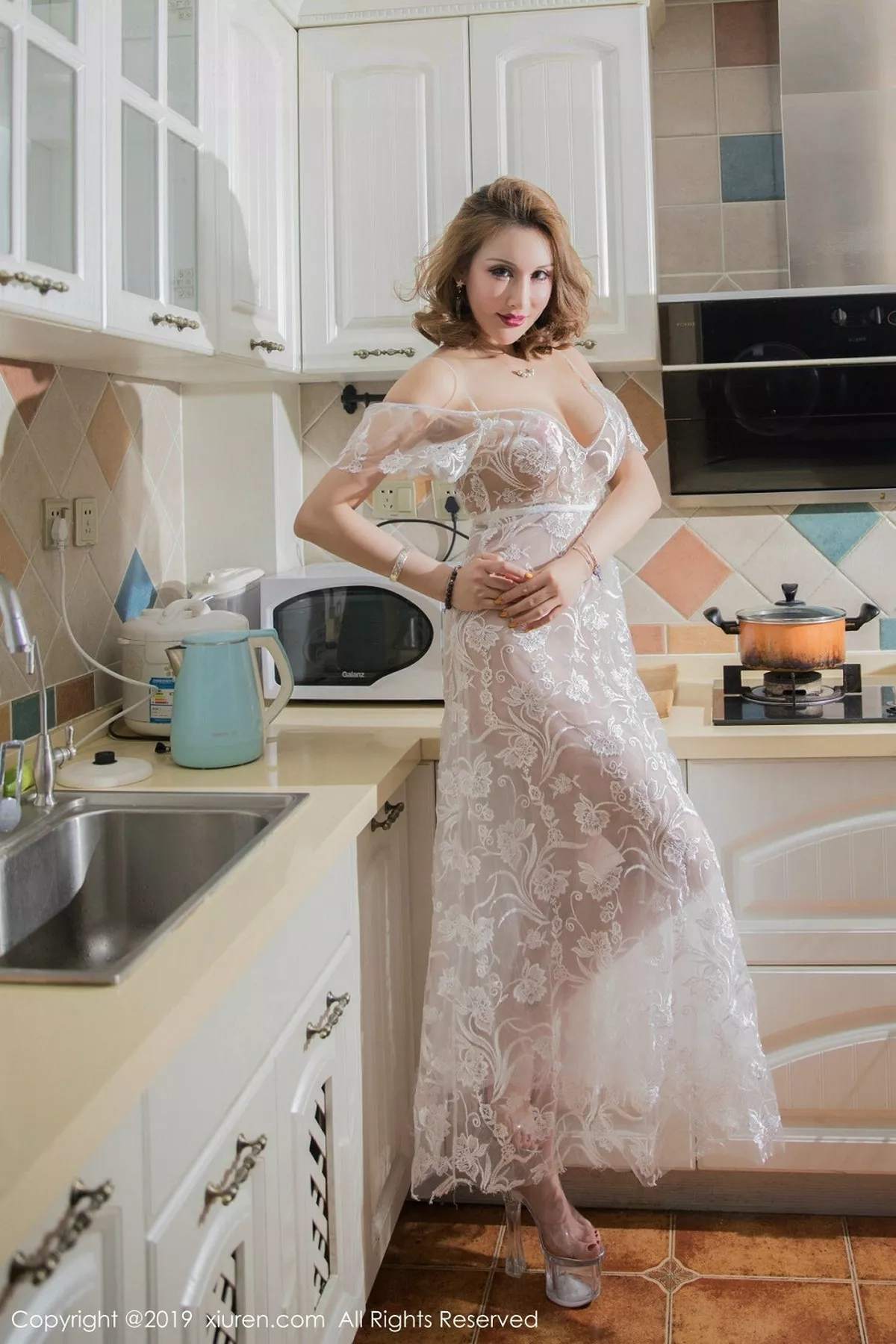 秀人集.com_[XiuRen秀人网]No.1345_嫩模曼苏拉娜私房情趣内衣系列露豪乳遮点喷血诱惑写真42P