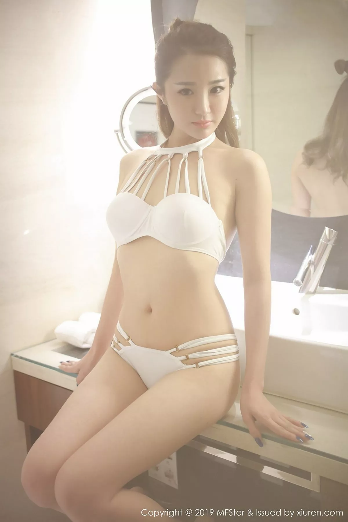 秀人集.com_[MFStar模范学院]Vol.179_嫩模Sugar梁莹私房浴室里大尺度全裸泡泡浴极致诱惑写真39P