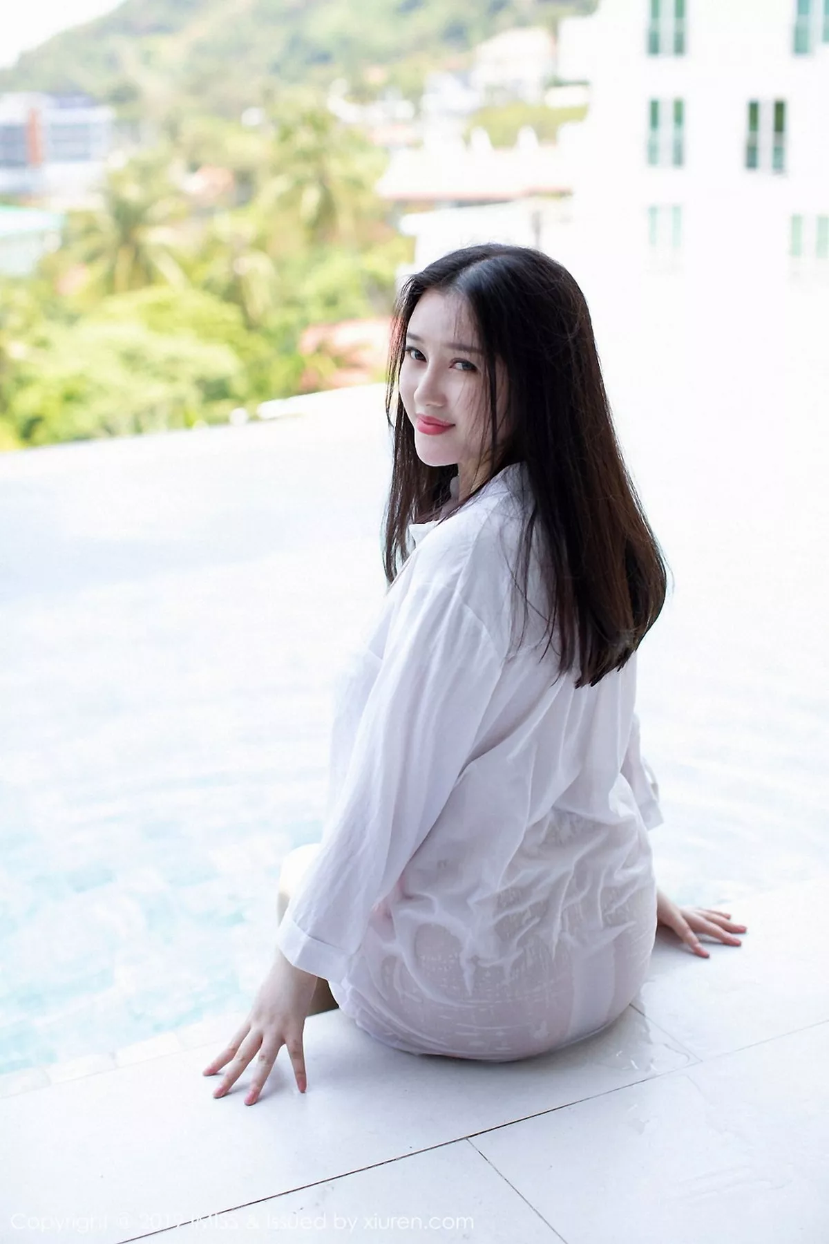 秀人集.com_[IMISS爱蜜社]Vol.335_女神恩一普吉岛旅拍泳池里真空白衬衣湿身秀豪乳诱惑写真35P