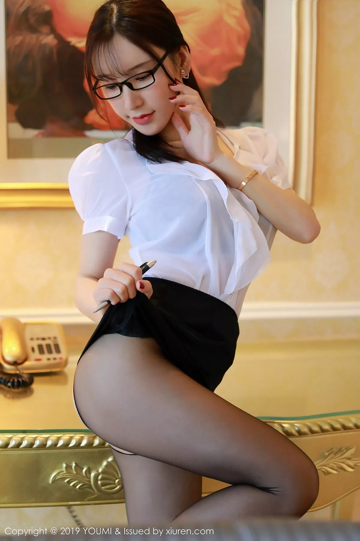 秀人集.com_[YouMi尤蜜荟]Vol.285_女神周于希Sandy私房白衬衣配开档黑丝裤袜完美诱惑写真46P