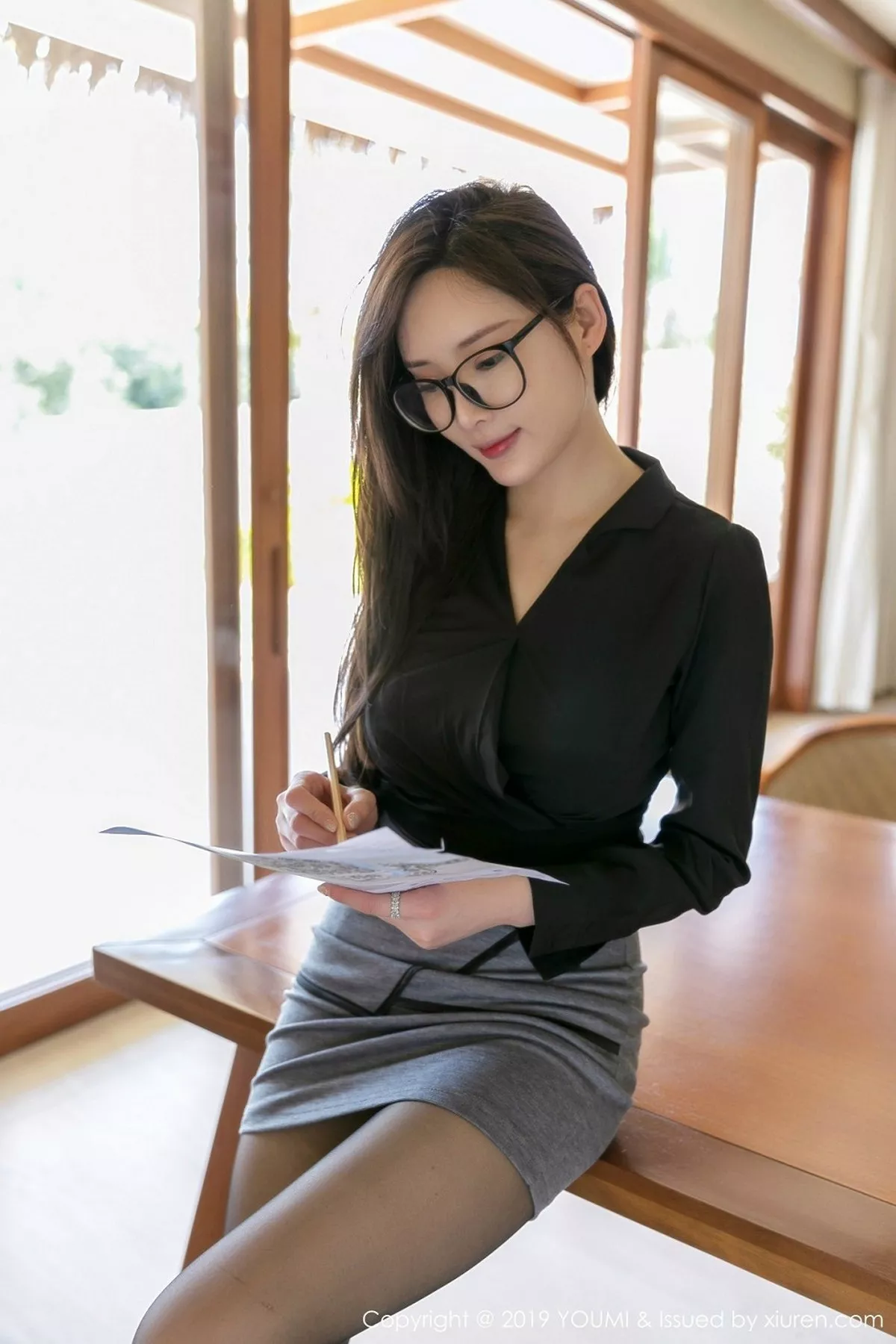 秀人集.com_[YouMi尤蜜荟]Vol.290_女神奶瓶土肥圆越南旅拍真空皮衣露豪乳血滴子遮点诱惑写真70P