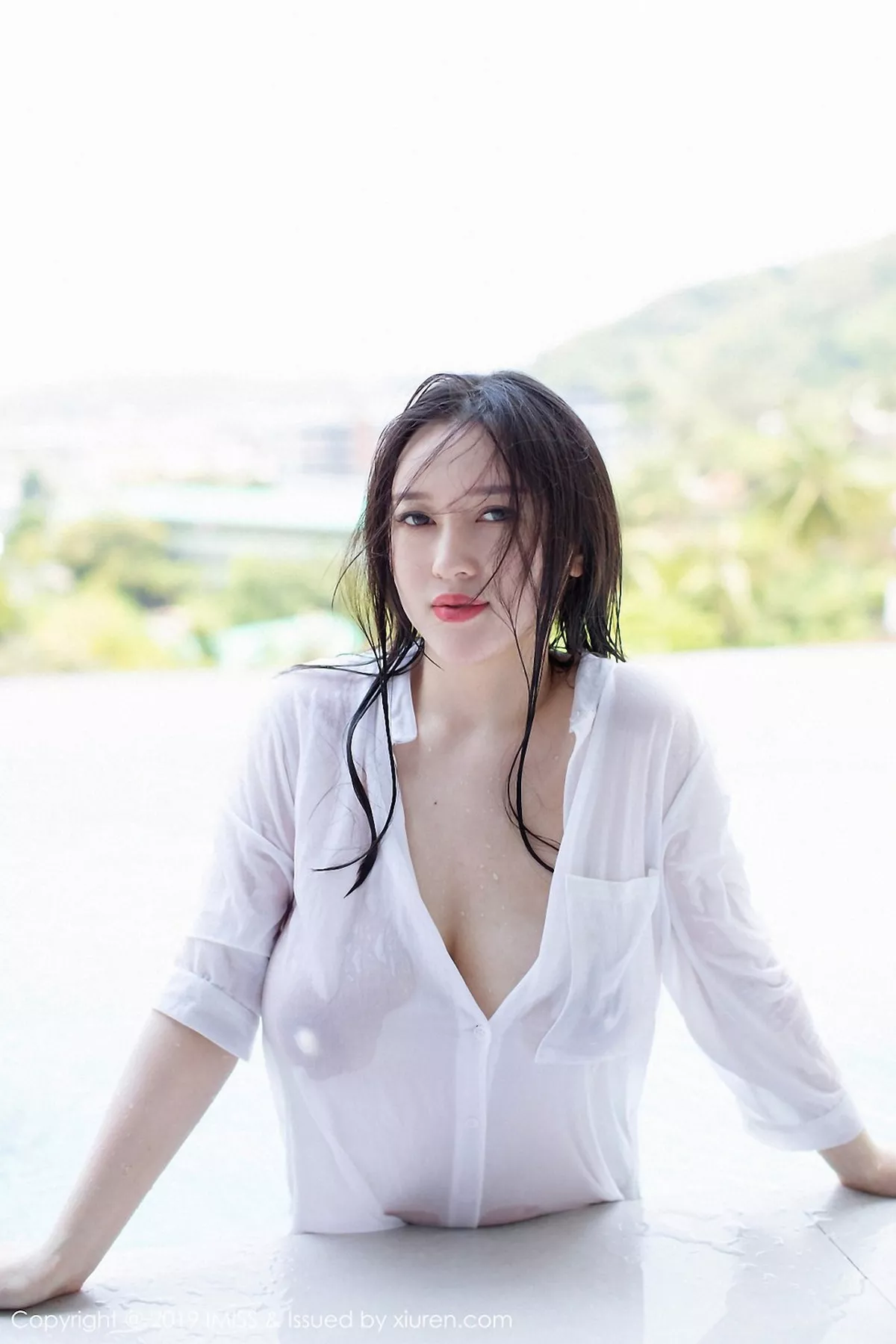 秀人集.com_[IMISS爱蜜社]Vol.335_女神恩一普吉岛旅拍泳池里真空白衬衣湿身秀豪乳诱惑写真35P