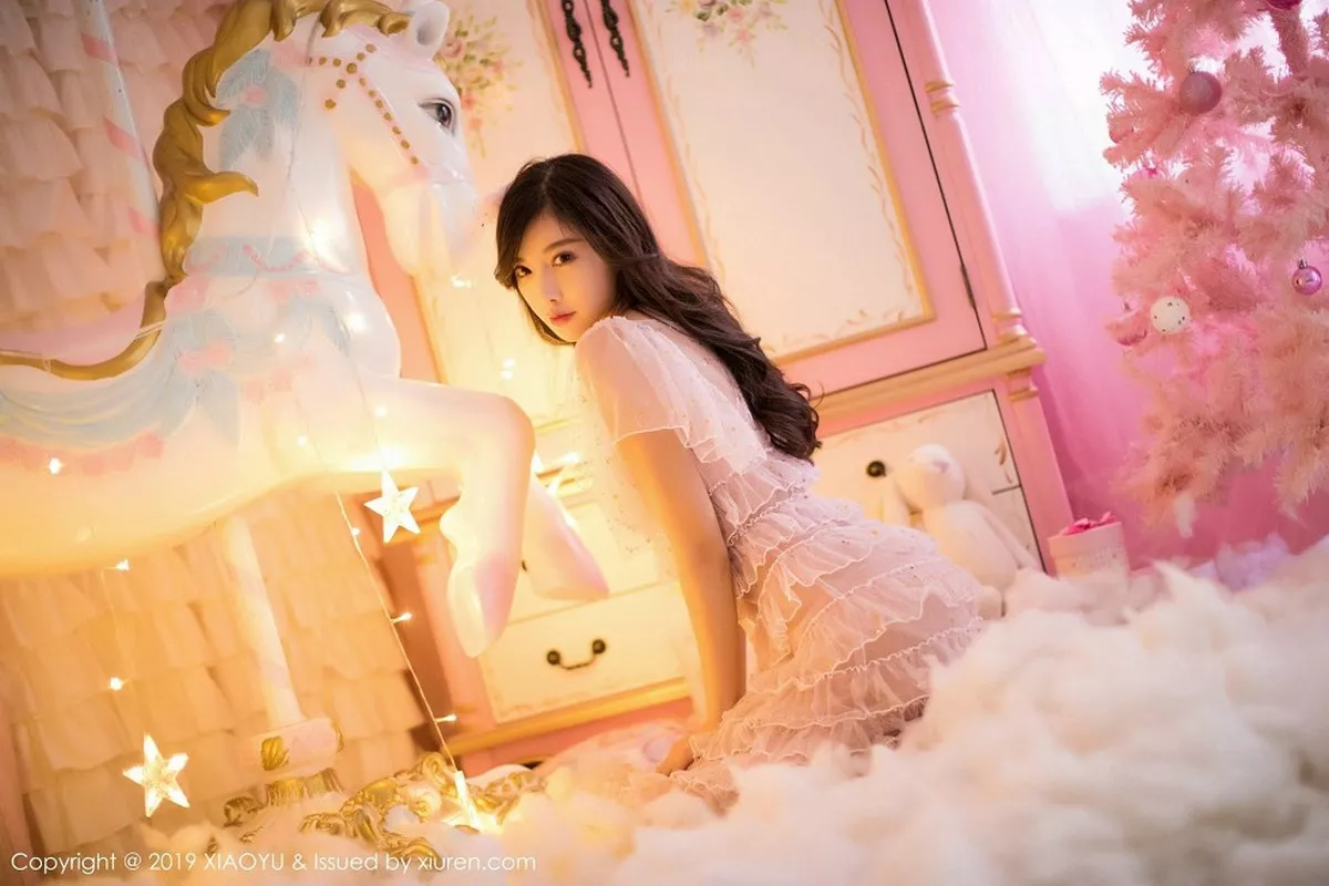 秀人集.com_[XiaoYu画语界]Vol.059_女神杨晨晨sugar圣诞主题性感内衣秀火辣身材诱惑写真45P