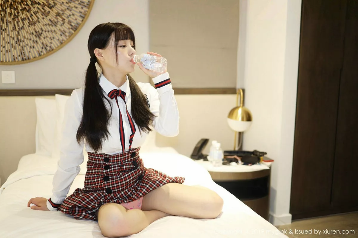 秀人集.com_[MyGirl美媛馆]Vol.355_嫩模Flower朱可儿学生装放学剧情私房床上撩人诱惑写真81P