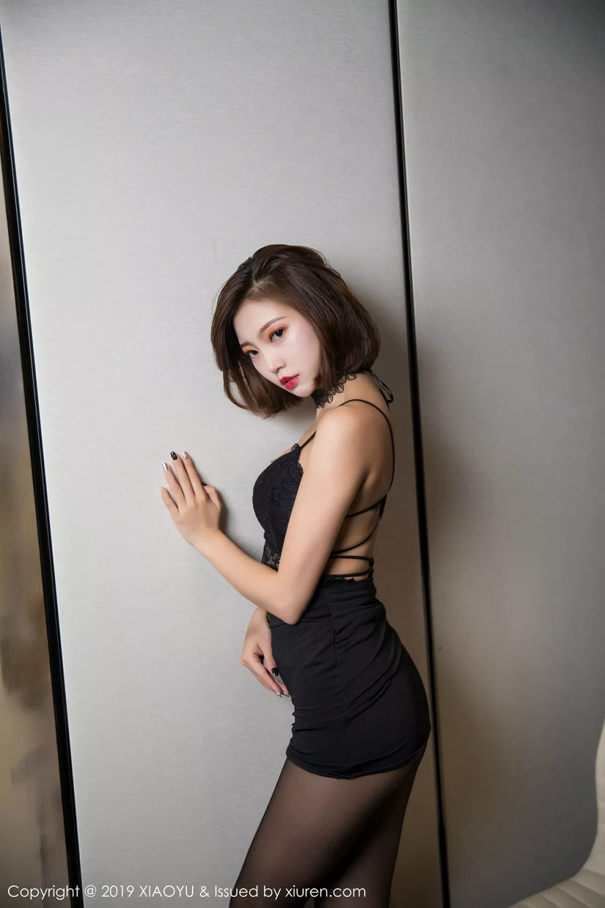 秀人集.com_[XiaoYu画语界]Vol.065_女神冯木木LRIS私房吊带黑色内衣配无内黑丝裤袜诱惑写真68P