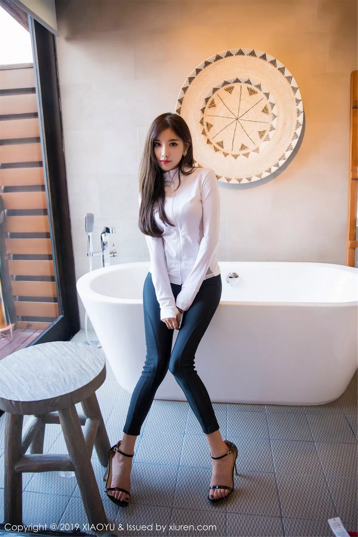 秀人集.com_[XiaoYu画语界]Vol.077_女神杨晨晨sugar私房紧身皮衣半脱秀完美身材惹火诱惑写真63P