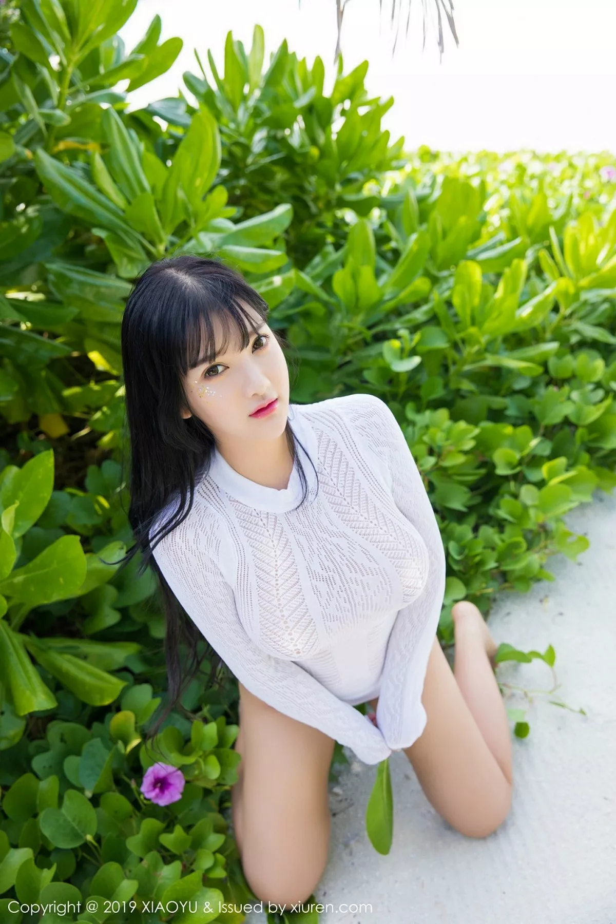 秀人集.com_[XiaoYu画语界]Vol.070_嫩模小尤奈马尔代夫旅拍床单裹身半露傲人豪乳极致诱惑写真49P