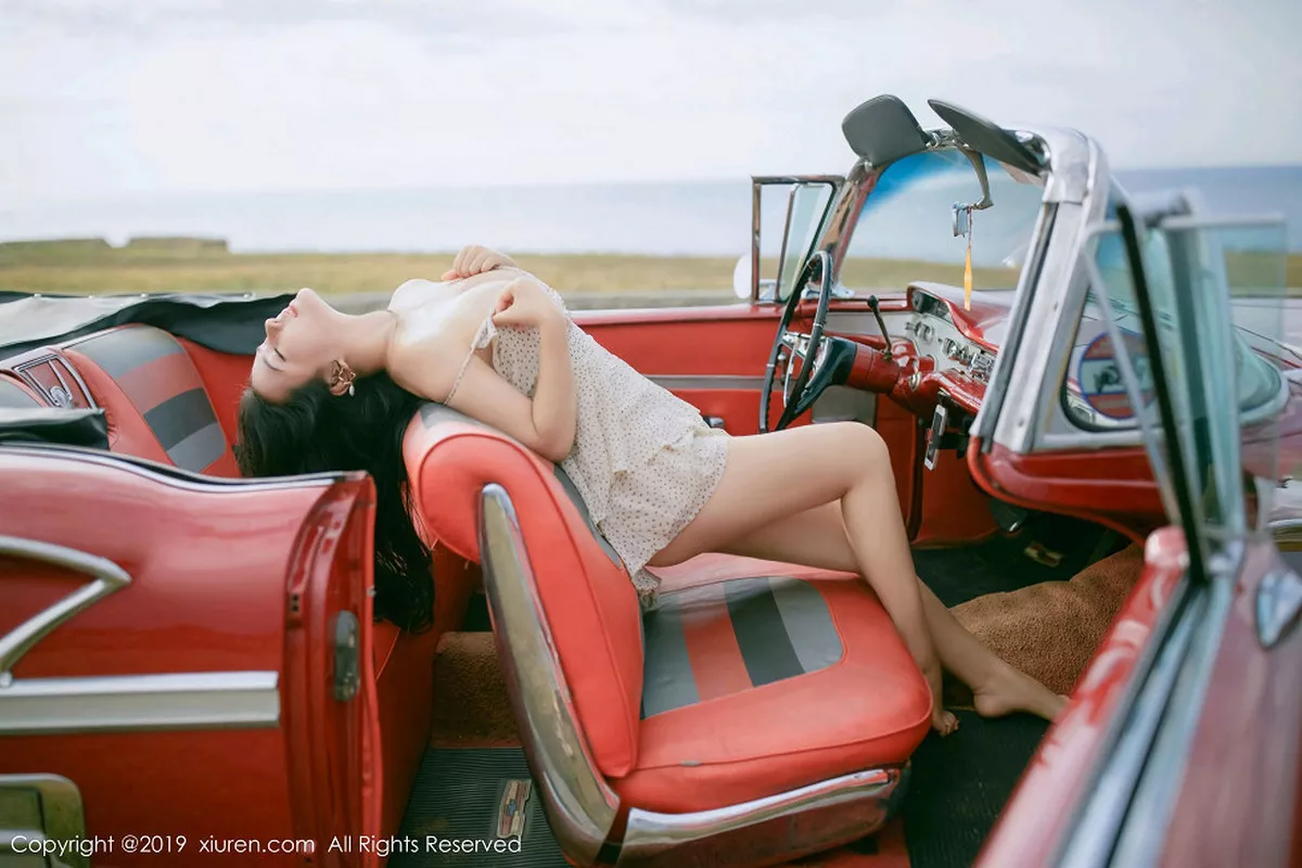 秀人集.com_[XiuRen秀人网]No.1463_女神Manuela玛鲁娜心愿旅拍香车大胆露出火辣翘臀诱惑写真61P
