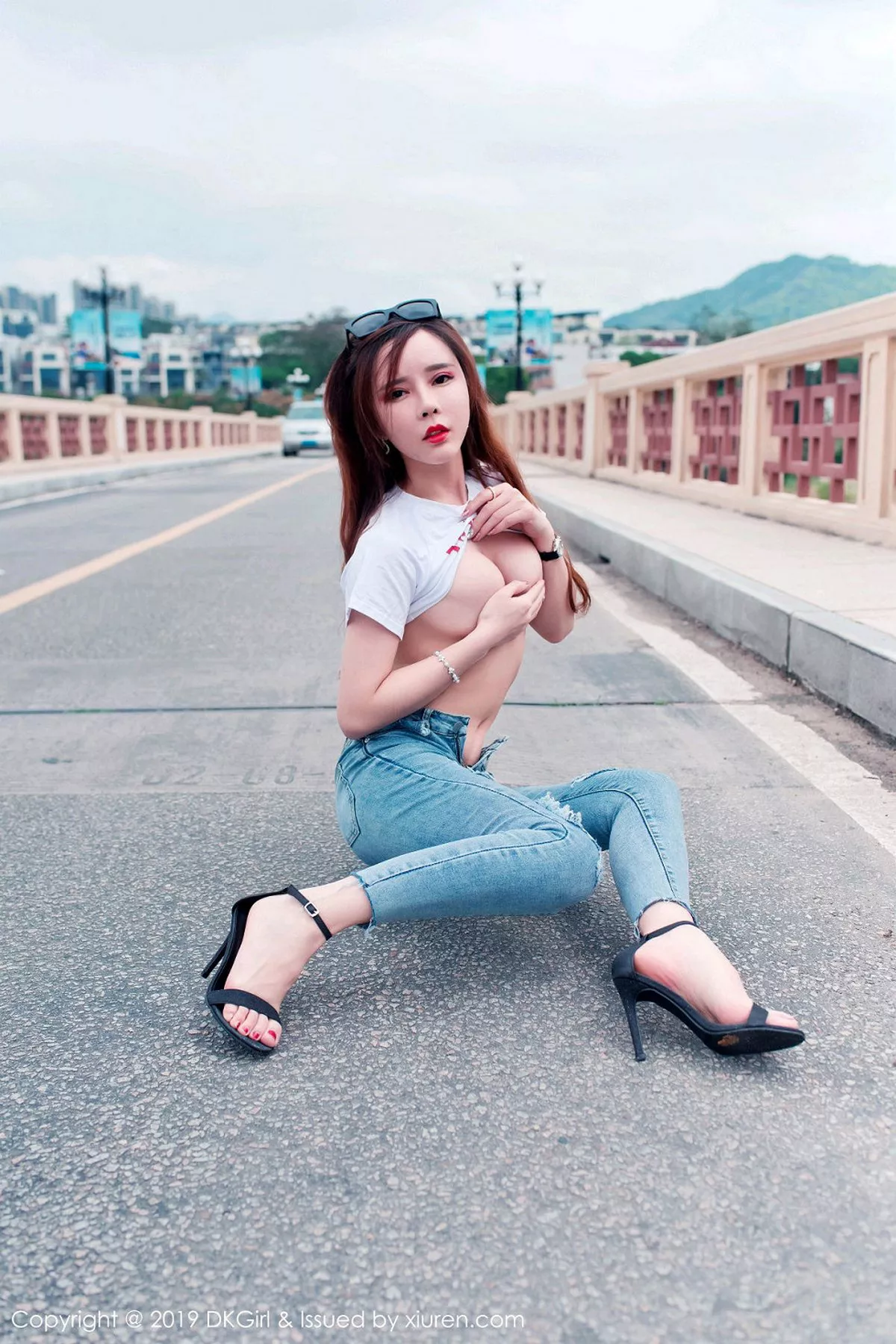 秀人集.com_[DKGirl御女郎]Vol.108_嫩模艾小青户外大胆真空露出秀美乳翘臀惹火诱惑写真48P