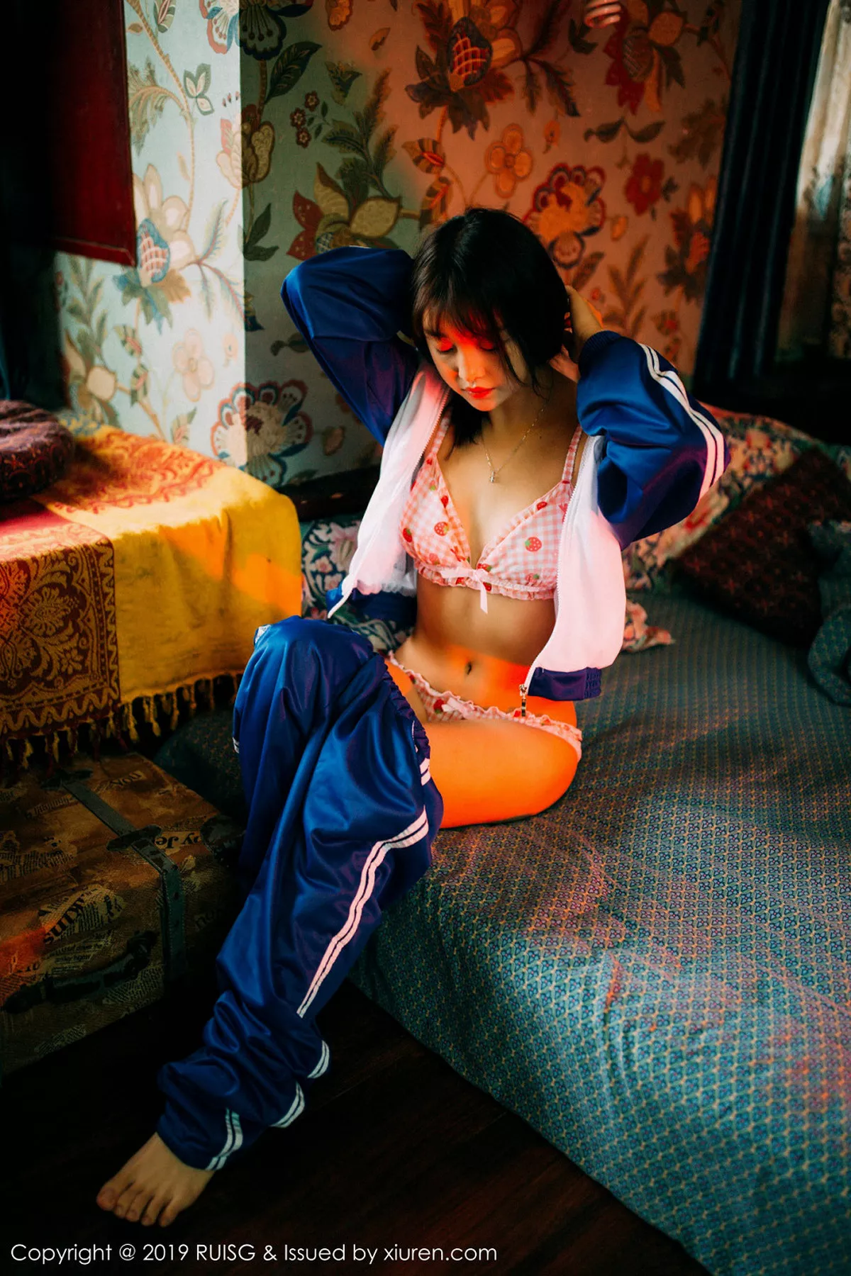 秀人集.com_[RUISG瑞丝馆]Vol.069_嫩模圆圆Daphne私房脱运动服露花色内衣秀完美身材诱惑写真51P