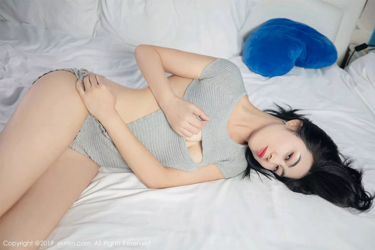 秀人集.com_[XiuRen秀人网]No.1531_嫩模语溪私房开背毛衣+性感内衣系列秀完美身材诱惑写真55P