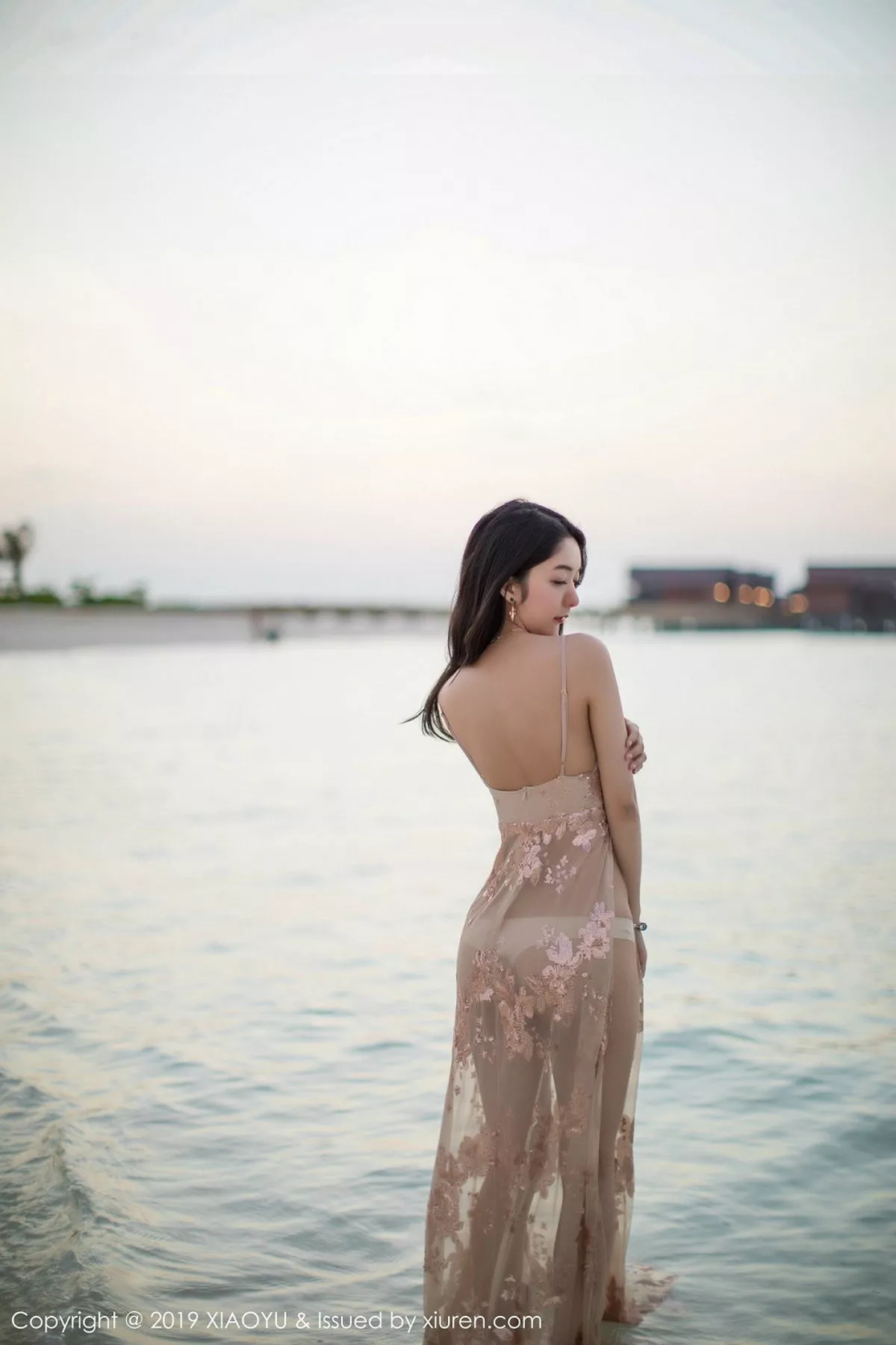 秀人集.com_[XiaoYu画语界]Vol.106_女神Angela喜欢猫泳池里白色蕾丝内衣湿身完美诱惑写真46P