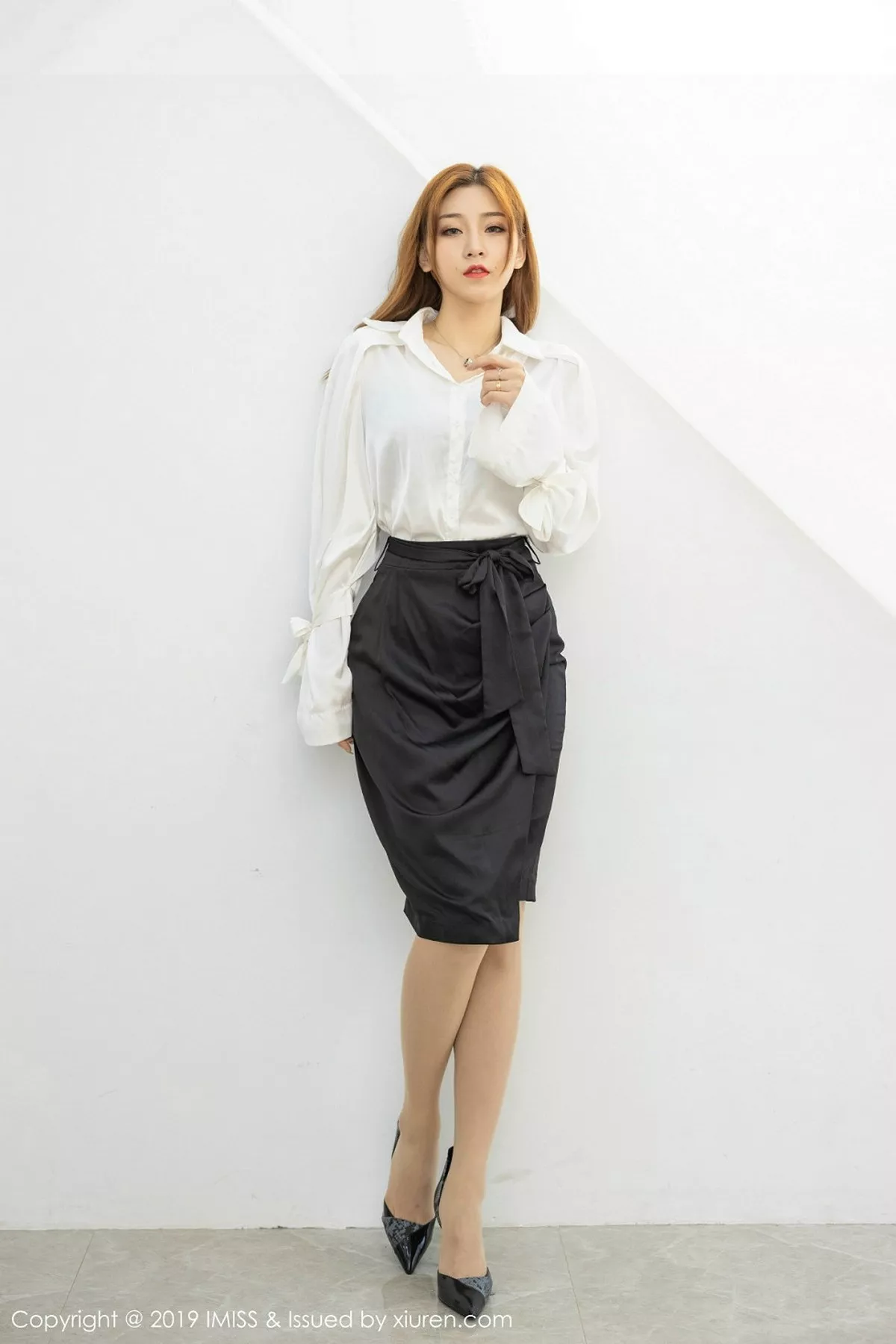 秀人集.com_[IMISS爱蜜社]Vol.359_嫩模莉娜lena私房白衬衣配黑短裙半脱秀完美身材诱惑写真49P