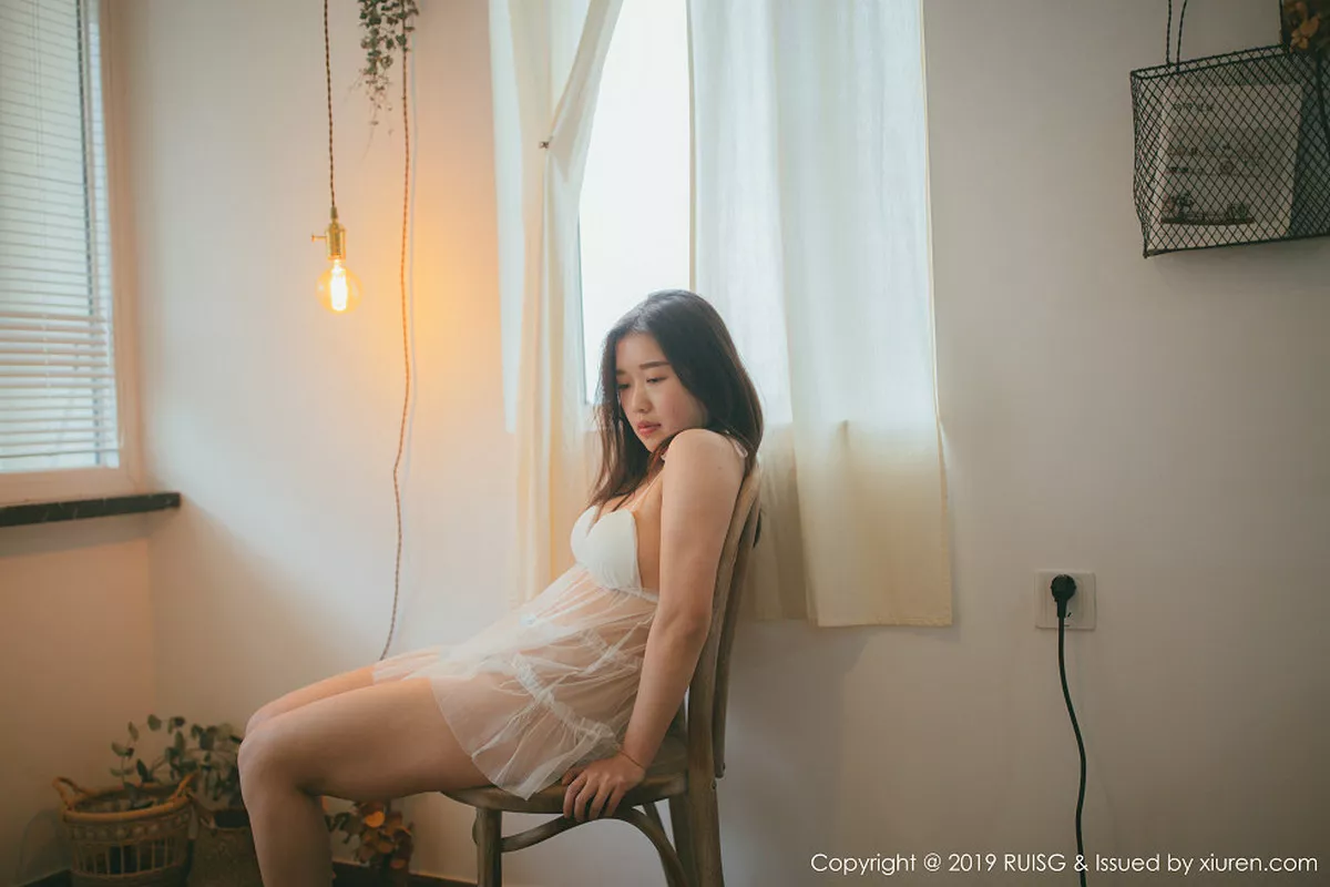 秀人集.com_[RUISG瑞丝馆]Vol.073_嫩模浪漫果味居家私房薄纱透视内衣秀完美身材诱惑写真35P