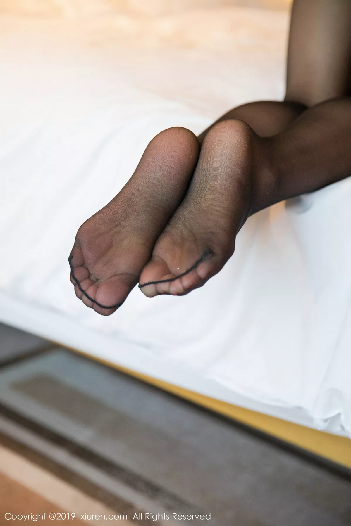 秀人集.com_[XiuRen秀人网]No.1532_女神周于希Sandy私房蓝色短裙配无内黑丝裤袜秀美腿诱惑写真45P