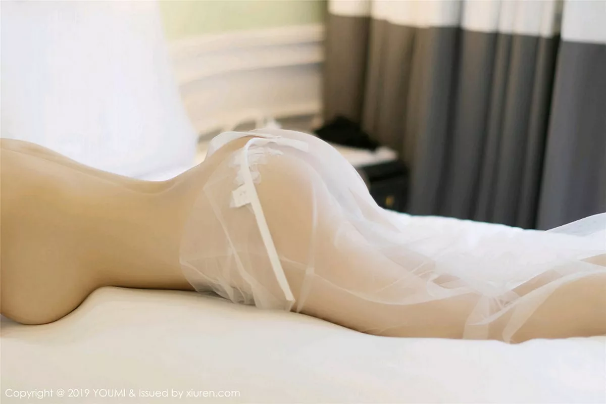 秀人集.com_[YouMi尤蜜荟]Vol.331_女神黄乐然富国岛旅拍私房三点式内衣秀火辣身材极致诱惑写真60P