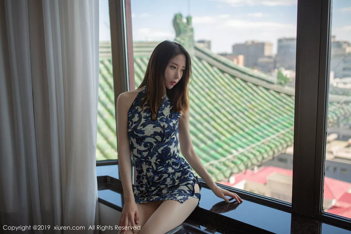 秀人集.com_[XiuRen秀人网]No.1564_嫩模梦心月古典韵味旗袍配无内肉丝裤袜秀翘臀惹火诱惑写真80P