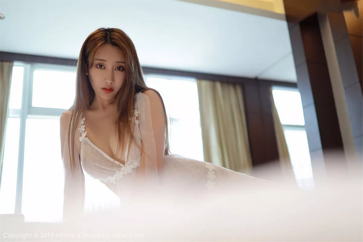 秀人集.com_[MFStar模范学院]Vol.205_嫩模奈美nana私房白色薄纱内衣透视秀美乳喷血诱惑写真50P