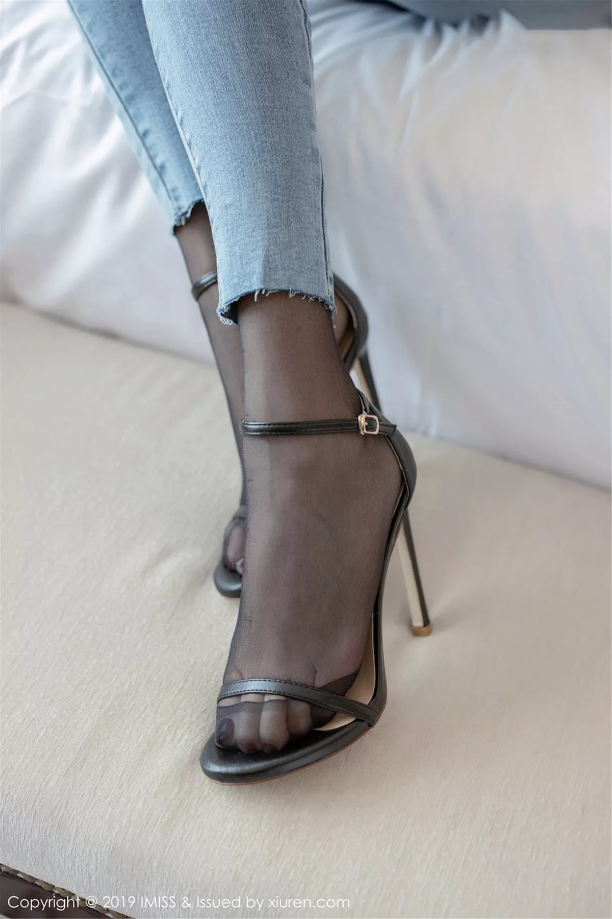 秀人集.com_[IMISS爱蜜社]Vol.367_气质嫩模Lavinia私房白T恤配牛仔裤全脱秀完美身材诱惑写真45P