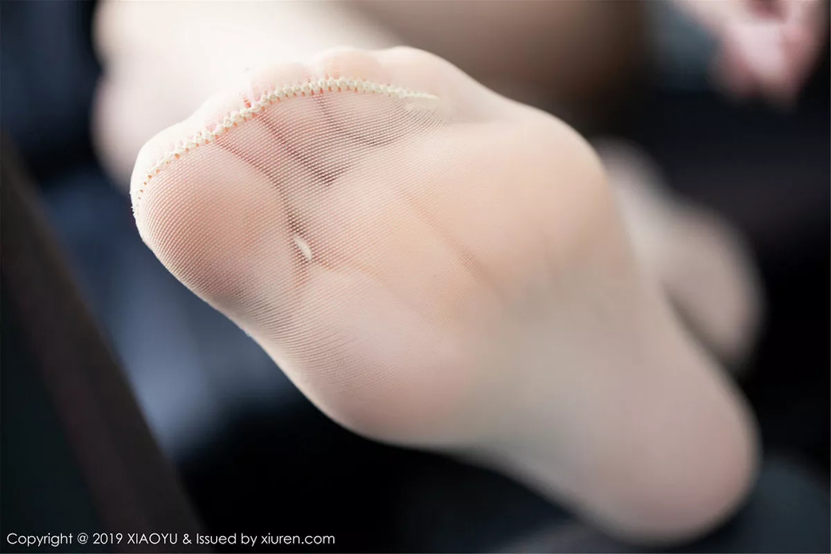 秀人集.com_[XiaoYu画语界]Vol.125_嫩模周于希Sandy外景车拍脱连身裙无内肉丝裤袜惹火诱惑写真60P