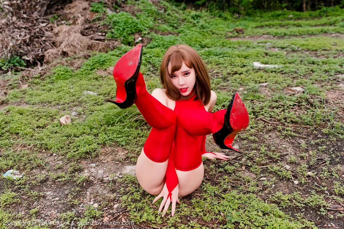 秀人集.com_[DKGirl御女郎]Vol.112_嫩模艾小青户外红色高叉连体衣配红丝袜露翘臀诱惑写真50P