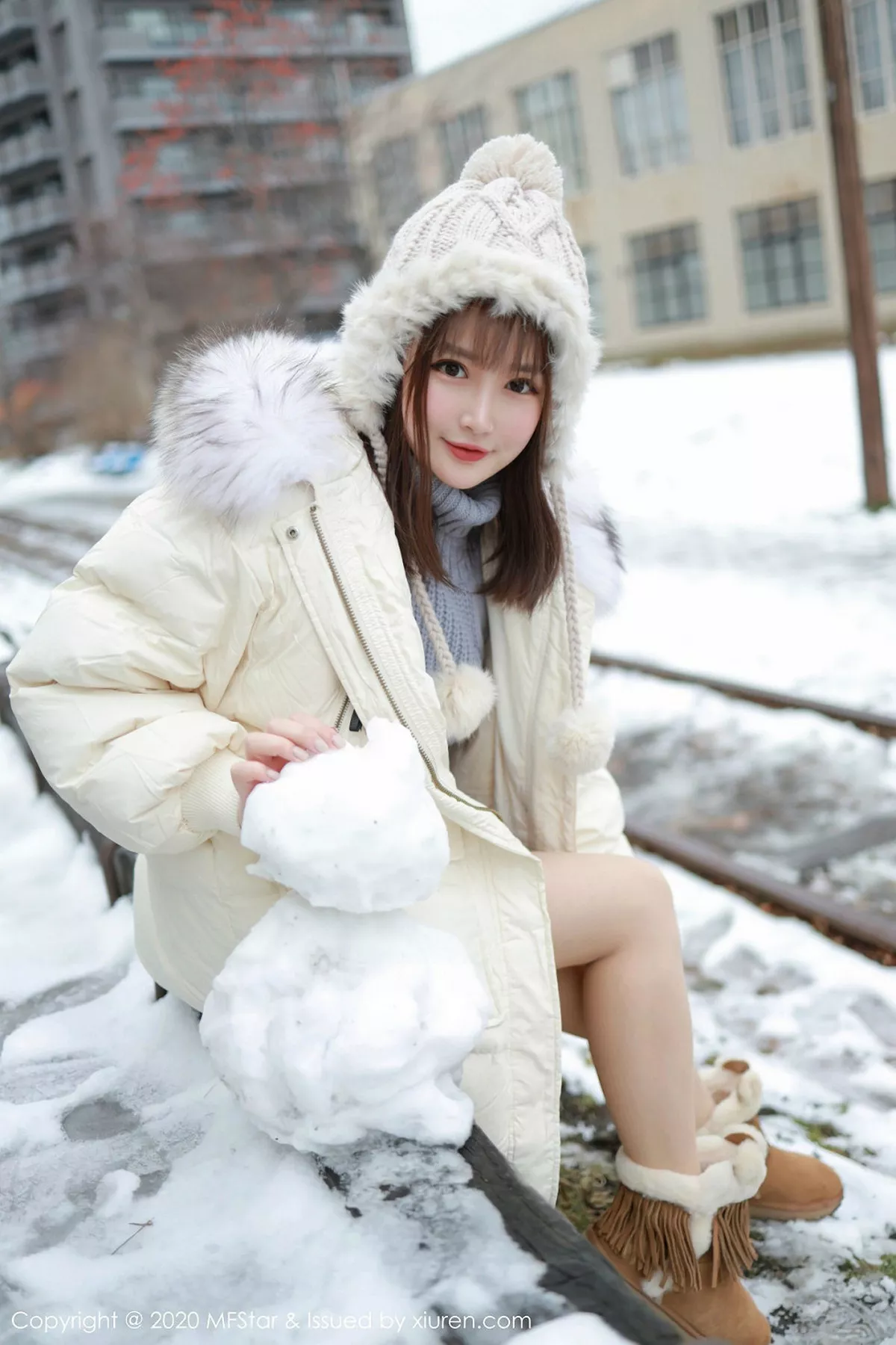 秀人集.com_[MFStar模范学院]Vol.262_嫩模恩率babe北海道旅拍雪地性感开背毛衣诱惑写真50P