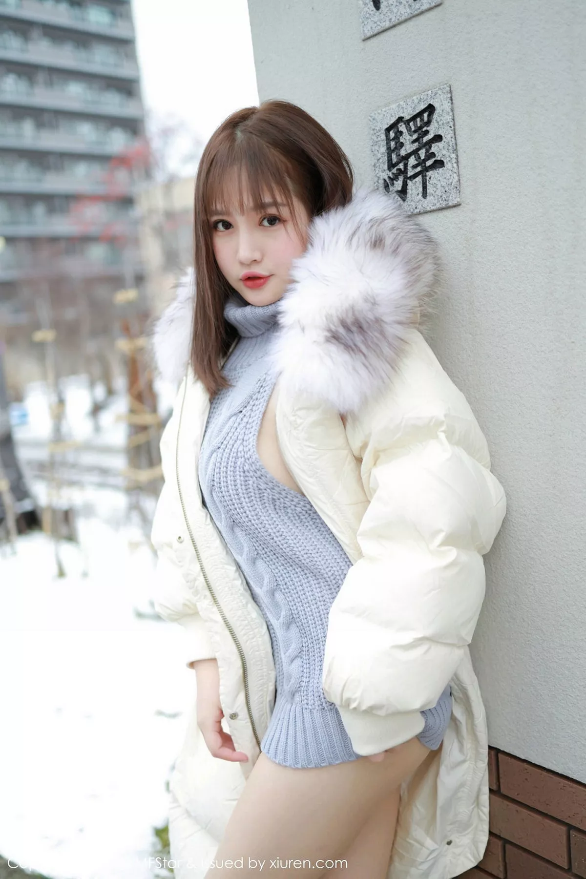 秀人集.com_[MFStar模范学院]Vol.262_嫩模恩率babe北海道旅拍雪地性感开背毛衣诱惑写真50P