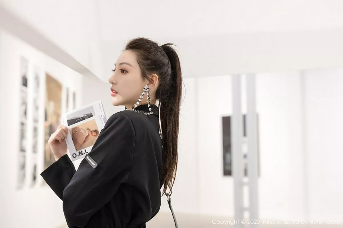 秀人集.com_[IMISS爱蜜社]Vol.443_气质女神Lynn刘奕宁明亮空间拍摄主题高挑身材迷人写真41P