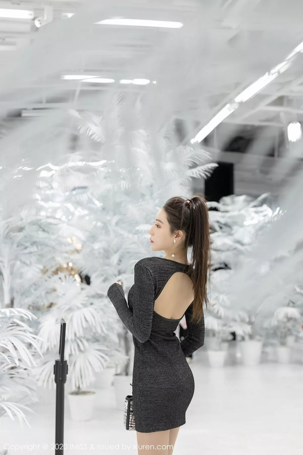 秀人集.com_[IMISS爱蜜社]Vol.443_气质女神Lynn刘奕宁明亮空间拍摄主题高挑身材迷人写真41P