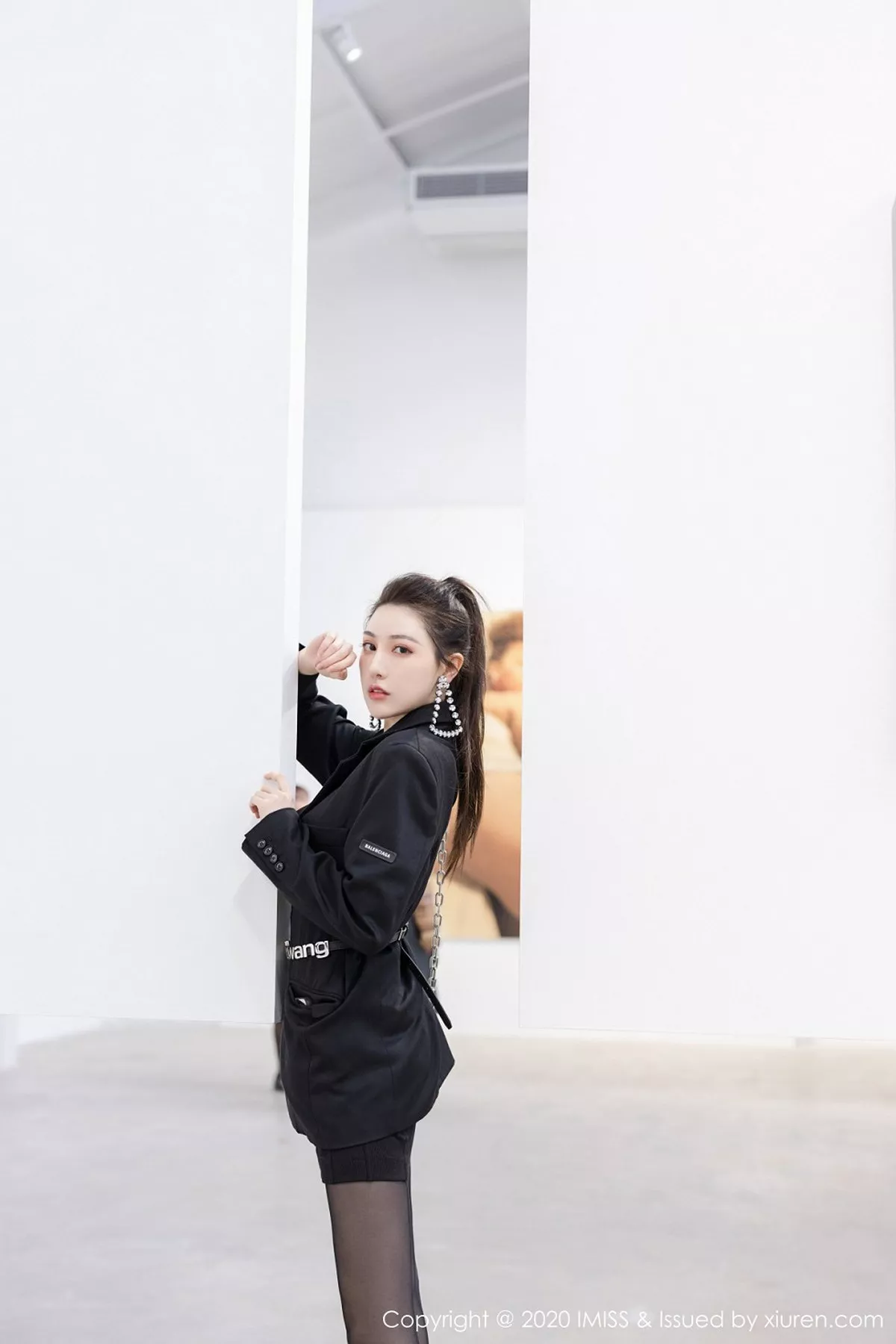 秀人集.com_[IMISS爱蜜社]Vol.443_气质女神Lynn刘奕宁明亮空间拍摄主题高挑身材迷人写真41P