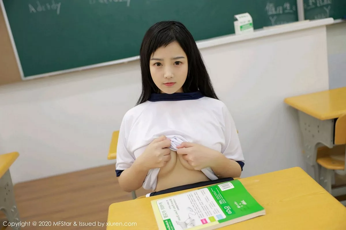 秀人集.com_[MFStar模范学院]Vol.273_嫩模徐微微mia教室真实学生主题性感制服秀童颜巨乳写真64P