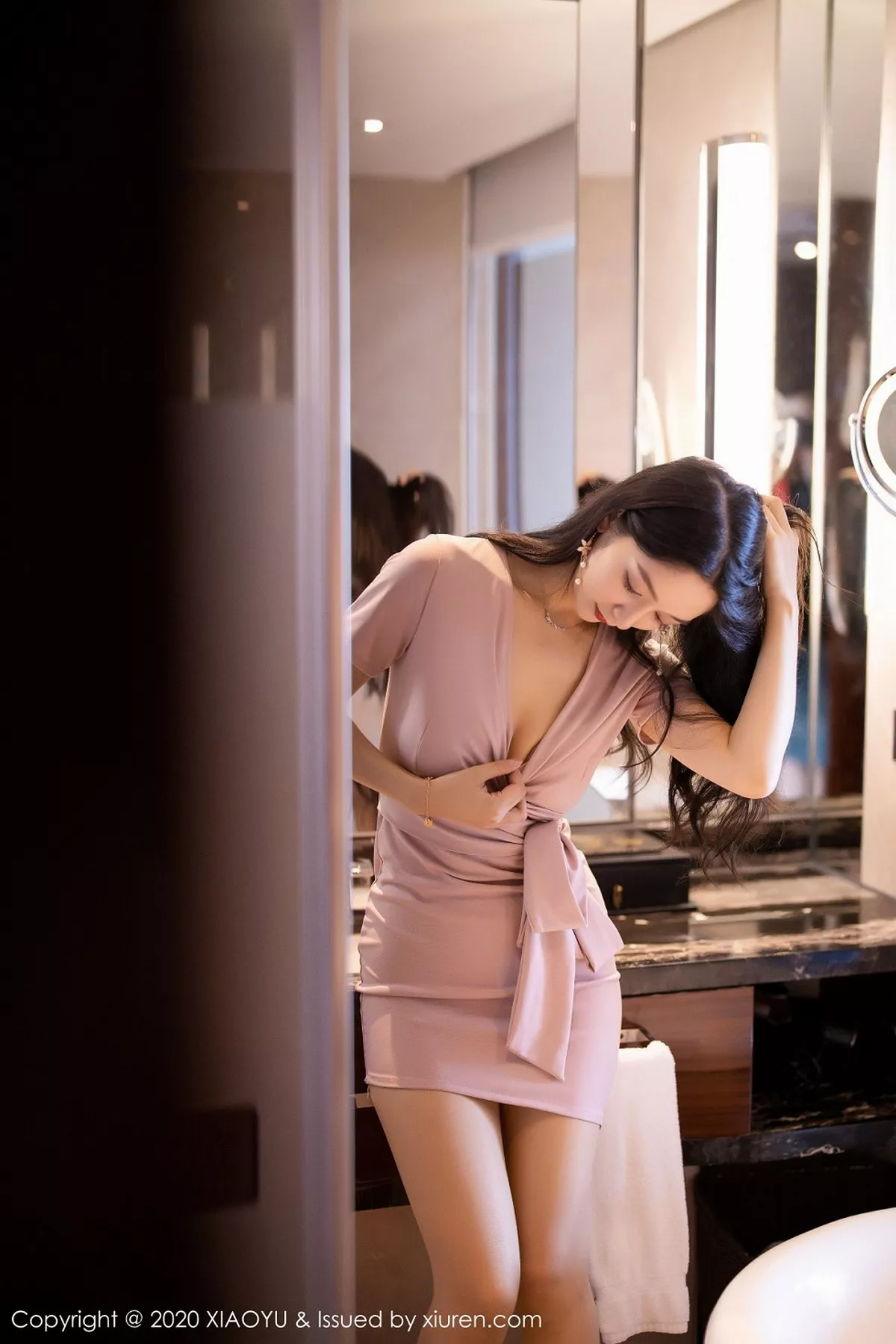 秀人集.com_[XiaoYu画语界]Vol.256_女神Angela小热巴私房玫瑰金吊裙配无内肉丝撩人诱惑写真99P